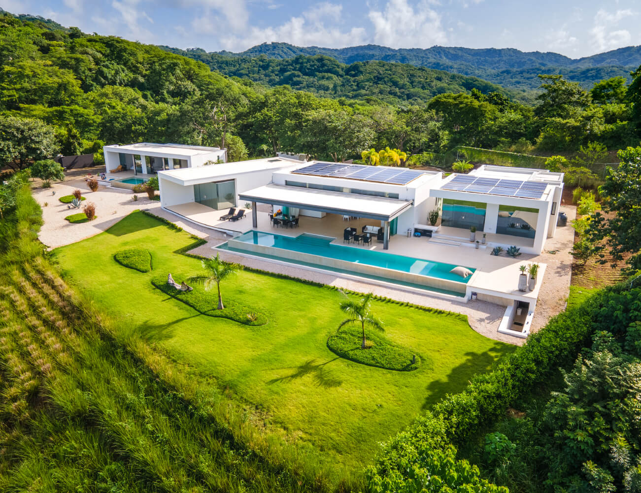 At Properdise we are experts in generating more bookings for your luxury property in Costa Rica.